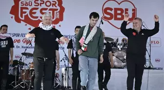 Gençlik ve Spor Bakanı Osman Aşkın Bak, sahnede 'dabke' dansı yaptı