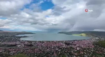 Yağmur ve dolu altında saatlerce 'gökkuşağı'nı beklediler