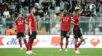 Beşiktaş, Hatayspor ile 2-2 berabere kalarak sezonun son iç saha müsabakasından 1 puanla ayrıldı