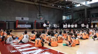 Sinan Güler, aktif basketbol kariyerini sonlandırarak genç sporculara tecrübe aktarıyor