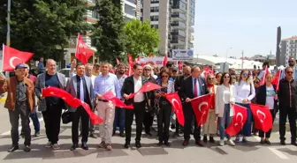 Uşak'ta Gençlik Festivali Kortej Yürüyüşü Düzenlendi