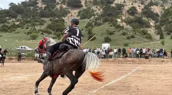 Eskişehir'de Atlı Cirit ile 19 Mayıs Bayramı Kutlandı
