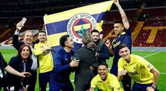 Krizi futbolcular başlattı! RAMS Park'ın ortasında Fenerbahçe bayrağı açılınca olanlar oldu