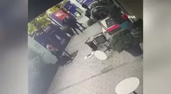 Karaköy'de börekçide bıçaklı avukat dehşeti kamerada