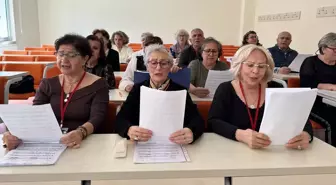 Sinop Üniversitesi'nde 3. Yaş Üniversitesi Mezuniyet Heyecanı