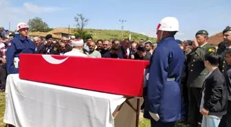 Kıbrıs'ta trafik kazasında hayatını kaybeden Uzman Çavuş Yozgat'ta son yolculuğuna uğurlandı