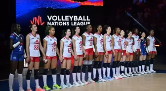 A Milli Kadın Voleybol Takımı Fransa'yı mağlup etti