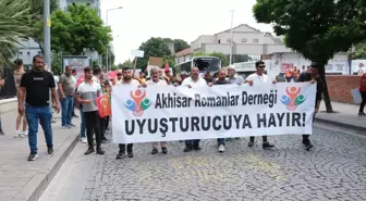 Akhisar Romanlar Derneği 'uyuşturucuya hayır' yürüyüşü düzenledi