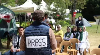 Tekirdağ Üniversitesi öğrencileri Gazze'deki saldırıları tiyatro oyunuyla protesto etti