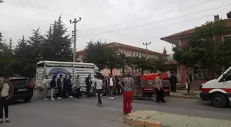 Afyonkarahisar'da kamyonetin çarptığı motosikletin sürücüsü ağır yaralandı