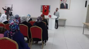 Kayseri'de kadınlara 'Savaş, Göç ve Aile' konulu seminer düzenlendi