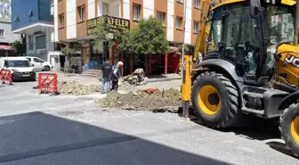 Küçükçekmece'de 20 Saattir Yaşanan Elektrik Kesintisine Tepki