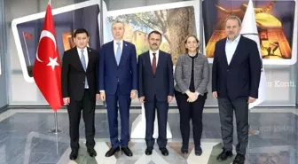 Kazakistan'ın Ankara Büyükelçisi Çanakkale Valisi'ni ziyaret etti