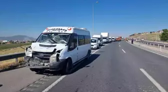 Kayseri'de Zincirleme Trafik Kazası: 11 Kişi Yaralandı