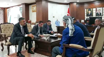 Hakkari'deki şehit yakınları Vali Ali Çelik'i ziyaret etti