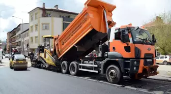 Kars'ın Sarıkamış ilçesinde yollar asfaltlanıyor