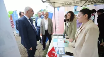 Sakarya Üniversitesi Öğrencileri Kariyer Zirvesinde Sektör Temsilcileriyle Buluştu