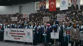 Bayburt Üniversitesi Mezuniyet Töreninde Filistin'e Destek Gösterisi