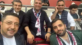 CHP Elazığ Milletvekili Gürsel Erol, Elazığspor'u TFF 2. Lig'e yükselişi sonrası kutladı