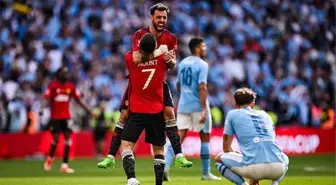 Manchester City'i 2-1 yenen Manchester United, FA Cup'ı kazandı