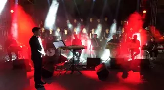 Kırıkkale Valiliği Müdür ve Memurlarından Oluşan Koro KALEFEST Etkinliklerinde Konser Verdi