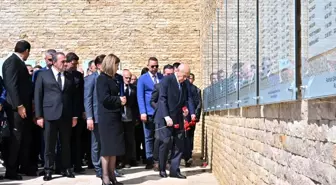 MHP Genel Başkanı Devlet Bahçeli Ülkücü Şehitler Anıtı'nı ziyaret etti