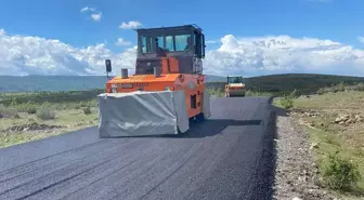 Ankara'nın Güdül ilçesinde yol çalışmaları devam ediyor