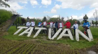 Bitlis'te doğa severler bisiklet turu düzenledi