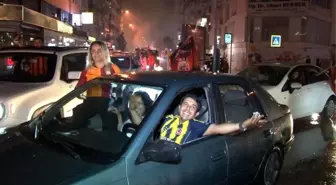 Galatasaraylı Taraftarların Şampiyonluk Kutlamaları İzmir'de de Coşkuyla Gerçekleşti