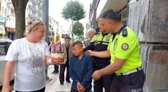 Özel çocuğun doğum gününe polis sürprizi