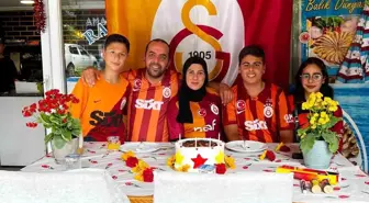 Artvinli çift, evlilik yıldönümünü Galatasaray şampiyonluğuyla kutladı