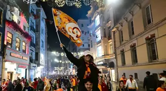 Galatasaray'ın şampiyonluğu Taksim Meydanı'nda kutlandı