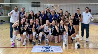 Yaşar Üniversitesi Kadın Voleybol Takımı Süper Lig Türkiye İkincisi Oldu