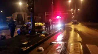 Erzurum'da Otomobil Çarpışması: 3 Kişi Hayatını Kaybetti, 5 Kişi Yaralandı