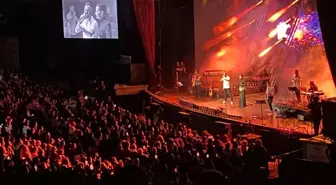 Pop Müziğin Sevilen İsmi Sıla, Harbiye Açıkhava Tiyatrosu Konserlerine Muhteşem Başlangıç Yaptı