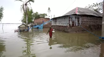 Bangladeş'te Remal Siklonu Tropikal Depresyona Dönüştü