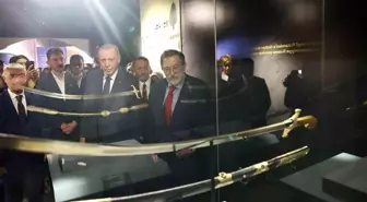 Cumhurbaşkanı Erdoğan, Fatih Sultan Mehmet Sergisi'ni ziyaret etti