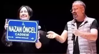 Nazan Öncel'e Bostanlı Mahallesi'nde plaket verildi