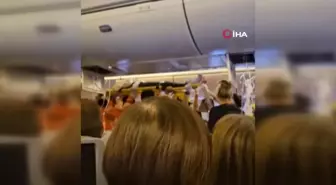 Singapur Havayolları'na ait yolcu uçağı türbülans sırasında irtifa kaybetti