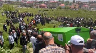 Hakkari'de akciğer kanseriyle mücadele eden öğretmen toprağa verildi