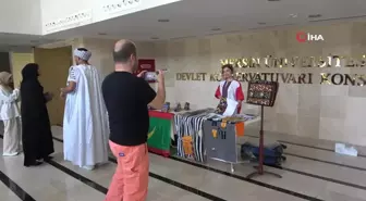 Afrikalı öğrenciler Filistin halkına destek için 'dapke' dansı yaptı