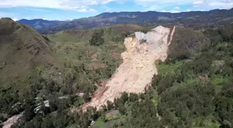 Papua Yeni Gine'de Toprak Kayması: Binlerce Kişi Hayatta Kalmak İçin Mücadele Ediyor