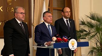 AK Parti Grup Başkanı Abdullah Güler, sokak hayvanlarına yönelik düzenlemeleri açıkladı