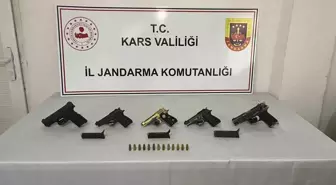 Kars'ta Jandarma Silah Tacirlerine Geçit Vermiyor