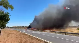 Şanlıurfa'da emniyet personellerini taşıyan midibüs alev alev yandı