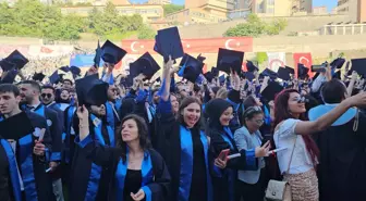 Zonguldak Bülent Ecevit Üniversitesi'nde 3 Bin 200 Öğrenci Mezun Oldu