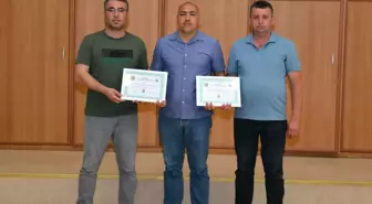 Edirne'de Buğday Hasadı Yapan Üreticiye 100 Litre Mazot Hediye Edildi