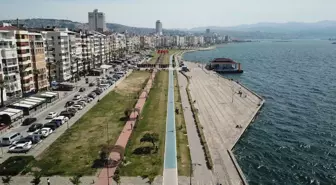 İzmir'de Sıcak Hava Nedeniyle Kordon Boş Kaldı