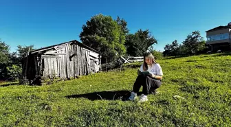 Köyde yaşayan genç kız hem bocce antrenmanları yapıyor hem de üniversite sınavına hazırlanıyor