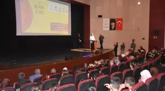 Afyonkarahisar Valisi Kübra Güran Yiğitbaşı, öğrencilerin sergilediği 'Altın Çağ' tiyatro oyununu izledi